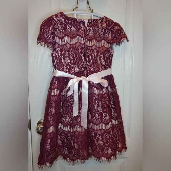 Beautiful lace dress for kids! - Picture 2 of 4